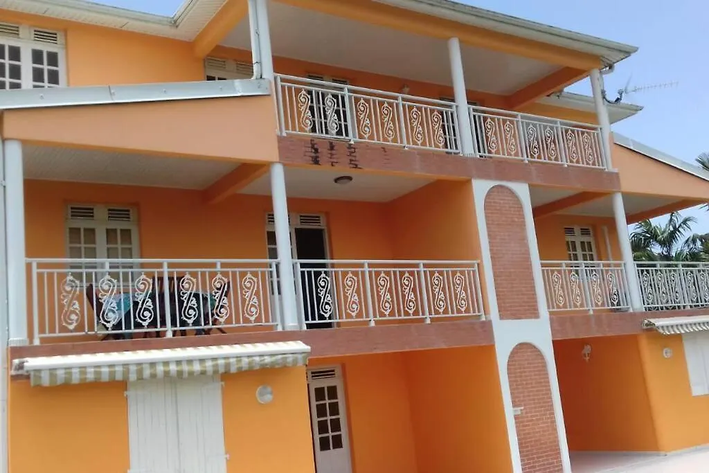 Bas De Villa Meuble A 5 Minutes De La Plage Sainte-Anne Martinica