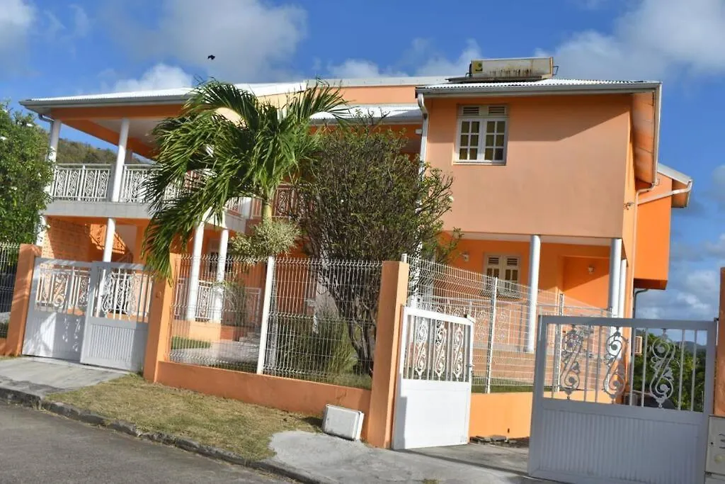 Bas De Villa Meuble A 5 Minutes De La Plage 圣安娜 0*,  马提尼克